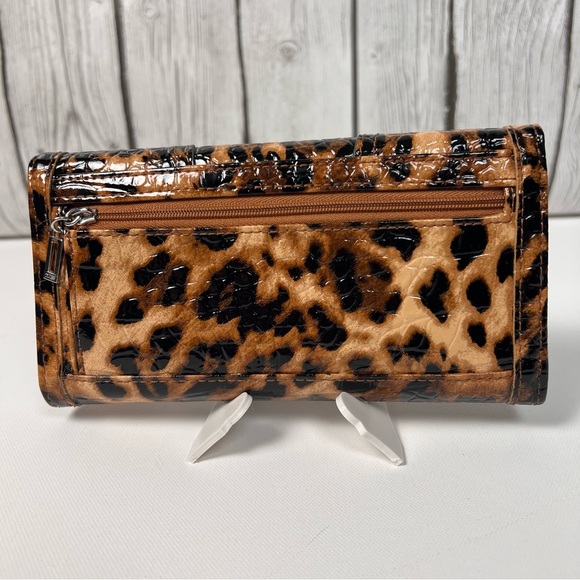 Guess Wallet - Picture 2 of 14